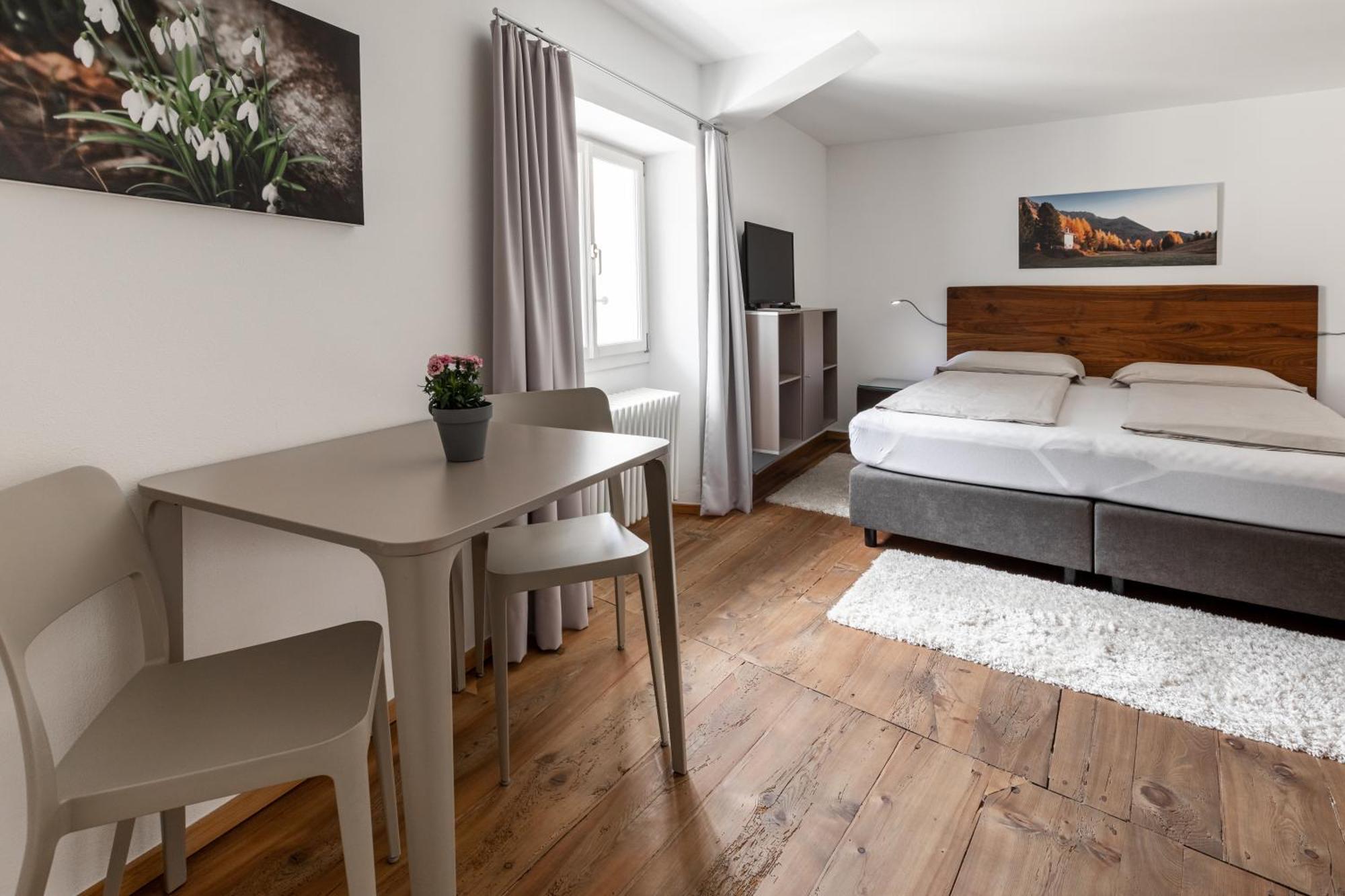 Ca' Del Borgo, Rooms & Suites Poschiavo Luaran gambar
