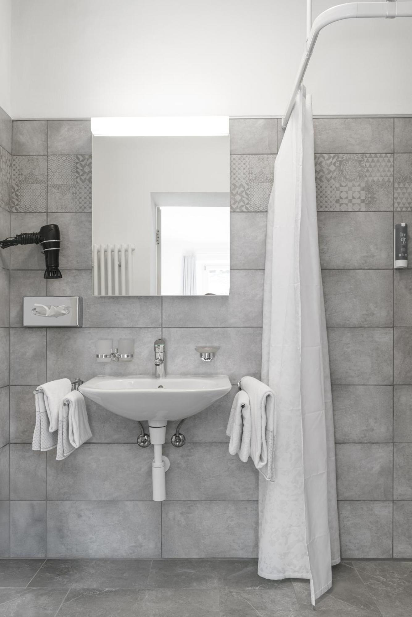 Ca' Del Borgo, Rooms & Suites Poschiavo Bilik gambar